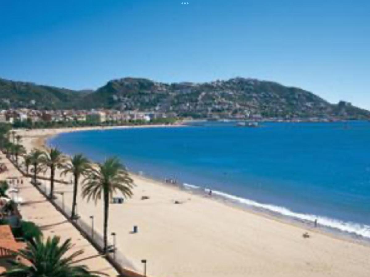Bel Appartement Roses Plage Bagian luar foto